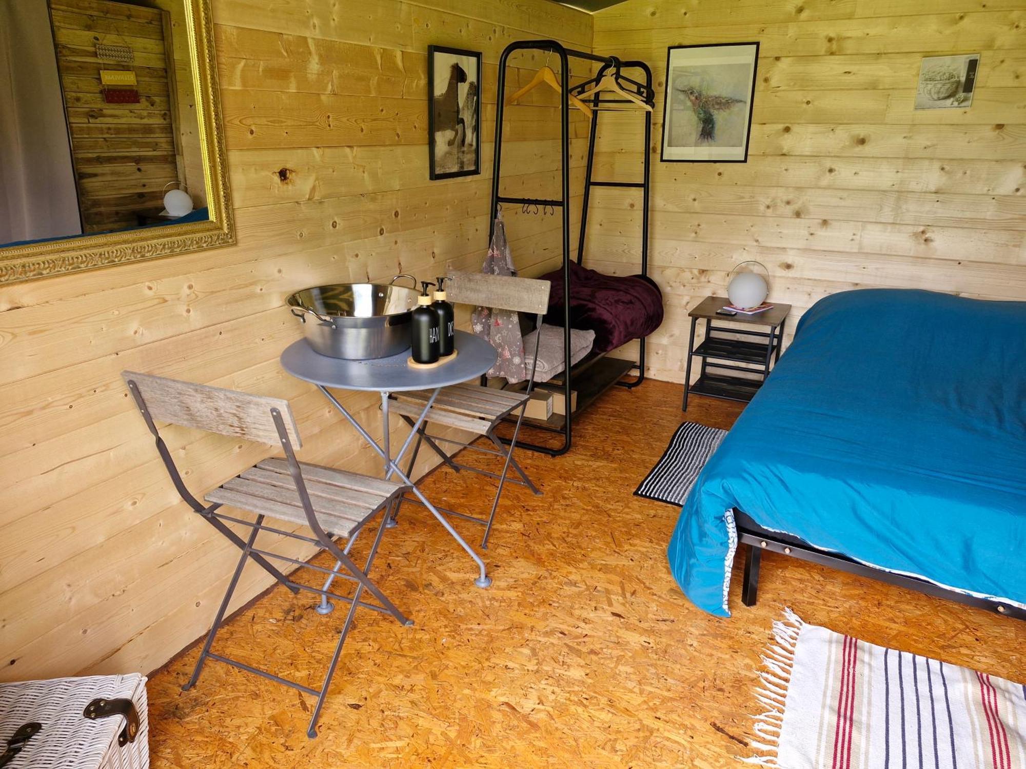 La Cabane Des Lucioles Saint-Julien-Boutieres Zimmer foto